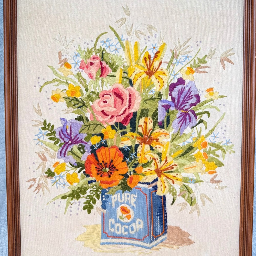 VTG Handmade Crewel Embroidery Floral Bouquet Pure Cocoa Tin Framed Art 21x17 - Picture 2 of 12
